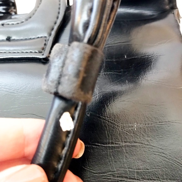 Vintage Shoulder Bag 🖤 - Picture 8 of 8